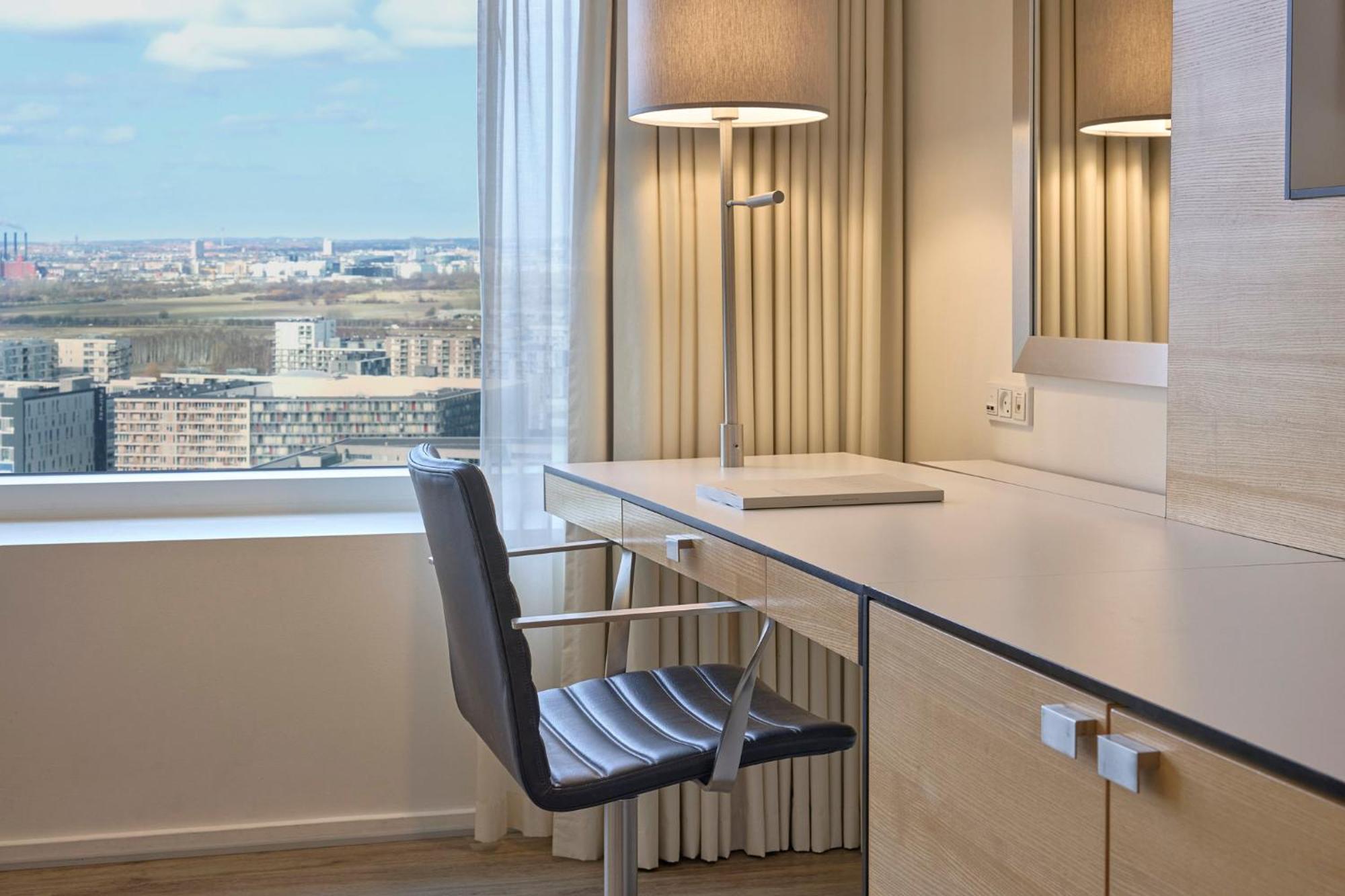 Crowne Plaza Towers By Ihg 4*